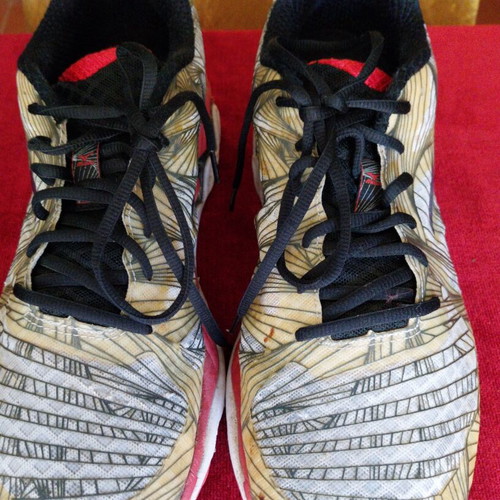 Wave Paradox men's athletic shoes size 48.5 like new, black white yellow