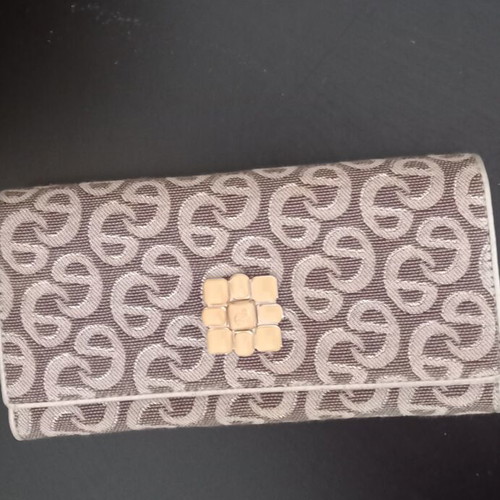 Fabric wallet like new with inner zipper pocket gray and silver