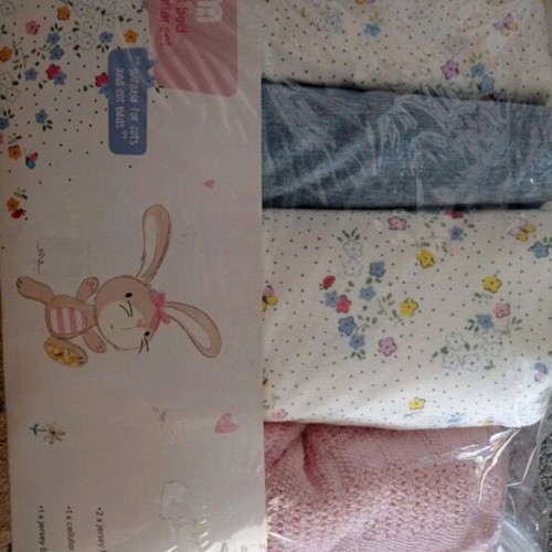 Mothercare crib bedding set and blankets new