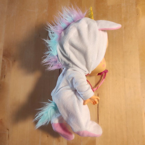 Big Klklapsoulini Unicorn Doll like new, cries with real tears