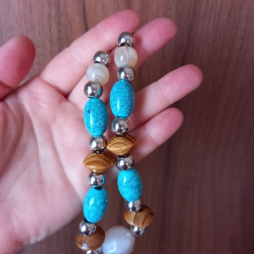 Women's necklace with beads new