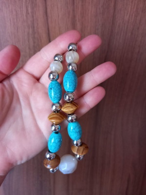 Women's necklace with beads new