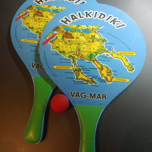 Wooden beach rackets like new with ball