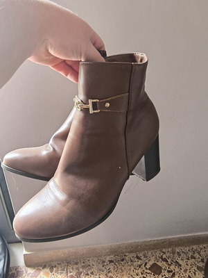 Brown ankle boots size 40