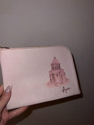 Make up bag like new, brown