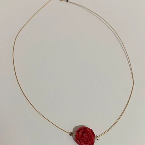 Rose necklace like new, red and gold, 40 cm