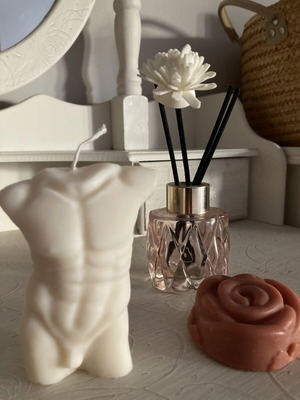 Decorative set with carved glass diffuser, male body candle, handmade soap