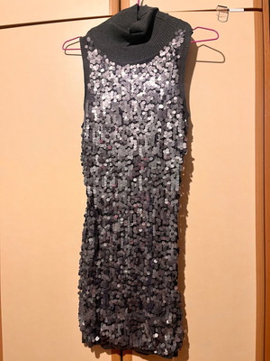 Turtleneck dress grey-silver sequin used, knitted and elastic
