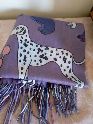 Purple scarf with dogs like new