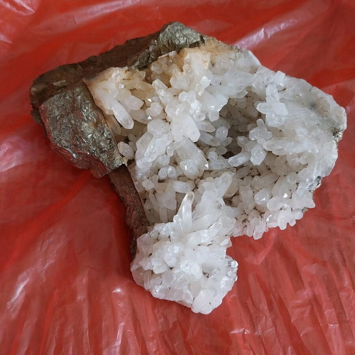 Sideropyrite rock with quartz used, rare large specimen