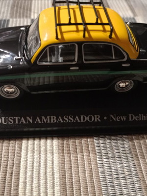Deagostini Hindustan Ambassador New Delhi 1980 model car used