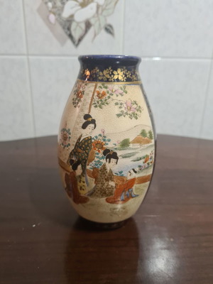 Japanese old vase used, like new