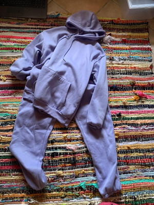 Set tracksuit and hoodie purple like new, warm