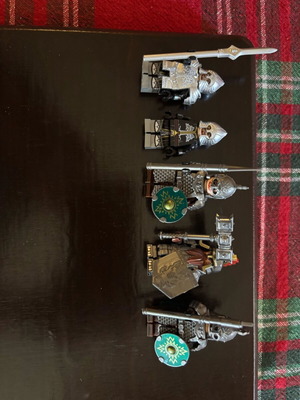 Lord of the Rings figures like new