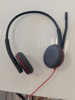 Poly Blackwire C3225 headset like new with USB and 3.5mm jack