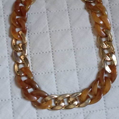 Chain style necklace like new, brown and gold colors