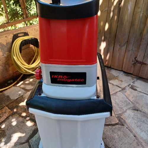 IKRA Mogatec GSL 2800W Electric Branch Shredder