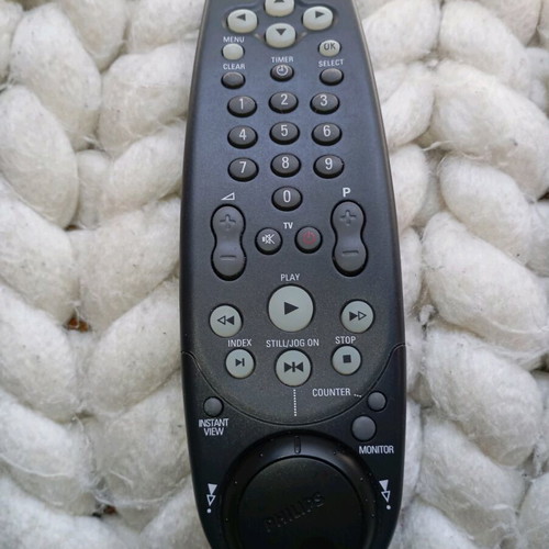Philips RT-567/101 remote control used