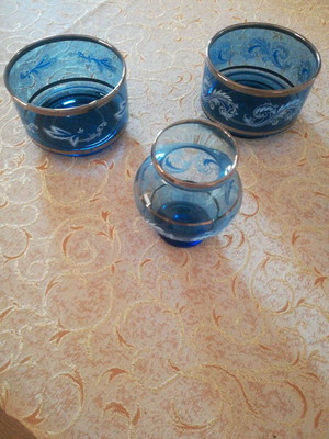 Decorative vases like new, set of 3 with gold finish