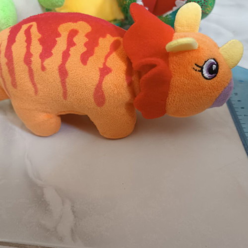 Plush Dinosaurs set of 3 like new, ideal for children