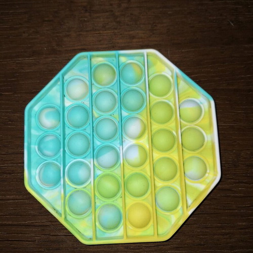 Magnetic spinner like new with 2 fidget spinners and fidget bubble pop