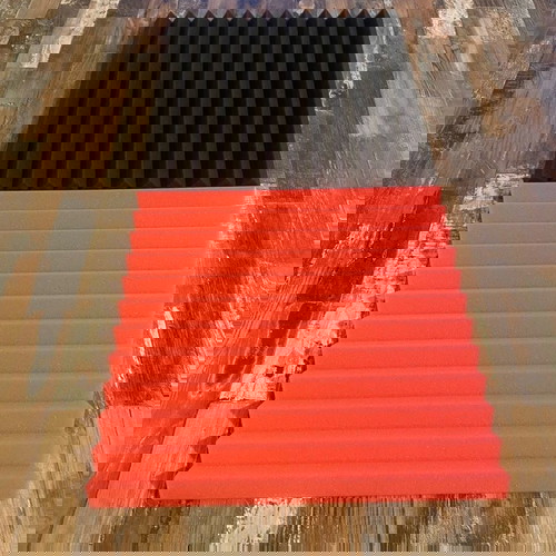 Ηχοαπορροφητικές αφρόδεις πλάκες μαύρες/κόκκινες 50 τεμάχια νέες