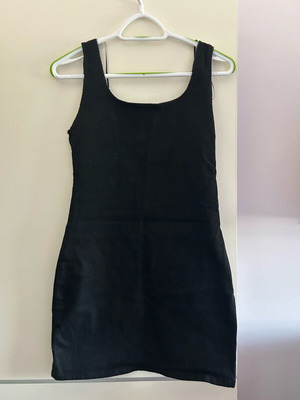 Zara short denim dress with open back, size Medium, like new, black