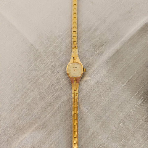 Quartz wristwatch women's like new, jewelry, 23 mm diameter