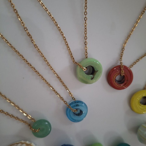 Necklace with stone and gold-plated steel chain new