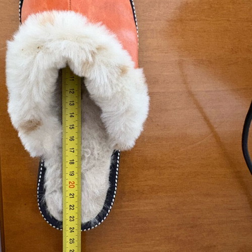 Winter Kastoria slippers like new, size 38, beige and orange