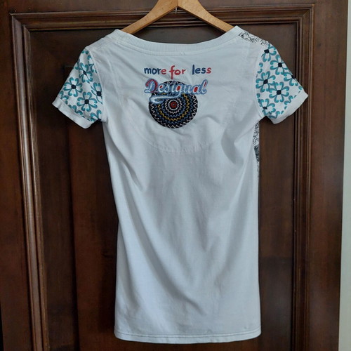 Desigual short-sleeve top small white embroidered design like new