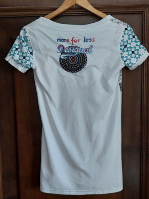 Desigual short-sleeve top small white embroidered design like new