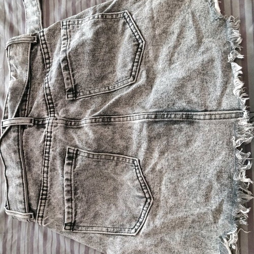 Φούστα τζην Bershka σαν καινούργιο, μέγεθος EU32, ξεβαμμένο στυλ
