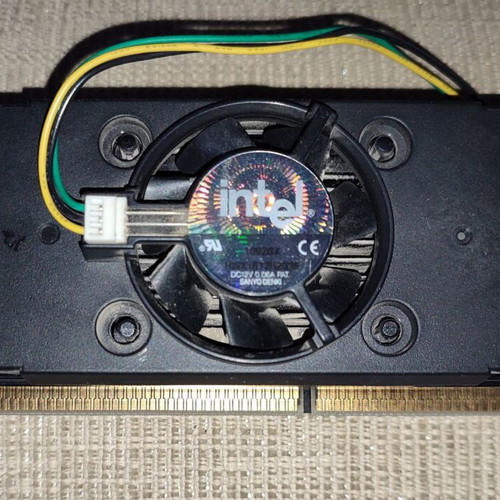 Intel Pentium III 733/133MHz/256KB Slot 1 used