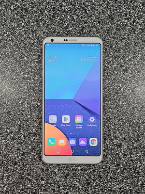 LG G6 smartphone like new, 4GB RAM 32GB storage, white