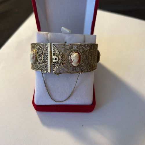 Vintage silver bracelet with cameo like new