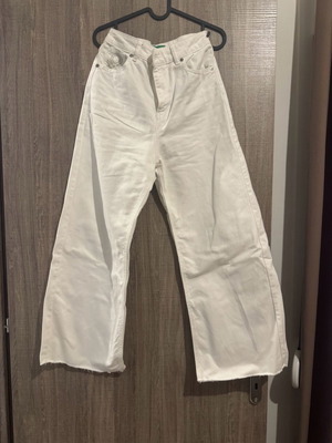 White bell-bottom pants Benetton No27 new