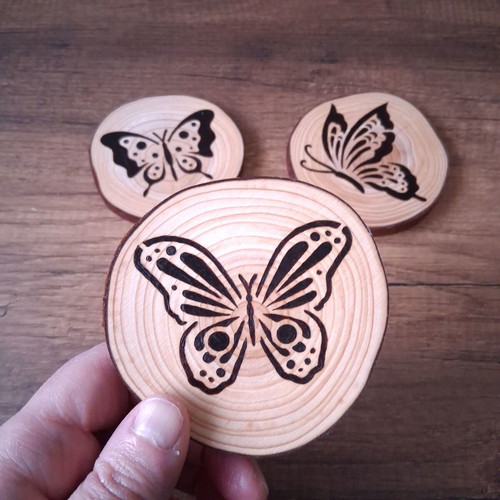Handmade coasters with pyrography butterflies, new, wood slices 8-9 cm