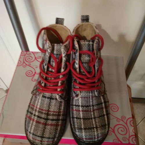 Multicolor boots size 36 new with knitted texture and soft leather