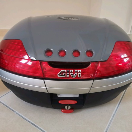 Givi 46L Monokey top case like new