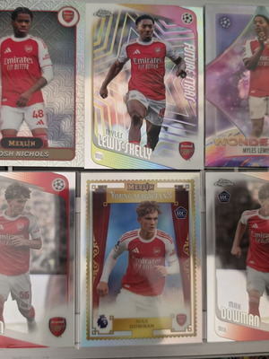 Σετ ποδοσφαιρικών καρτών Arsenal Topps Chrome και Merlin Rookie