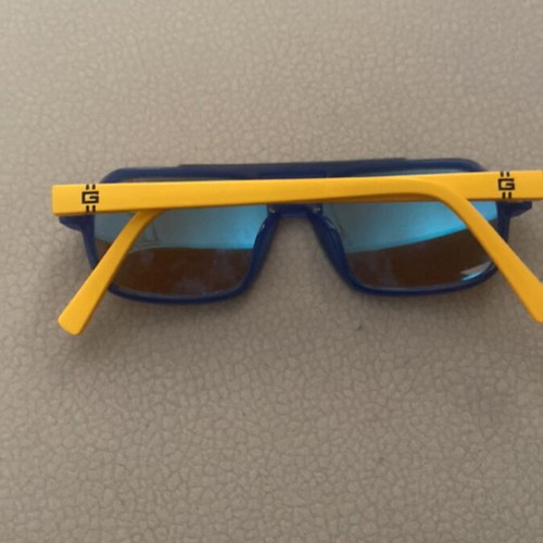 Guess Kids Sunglasses like new, blue and yellow