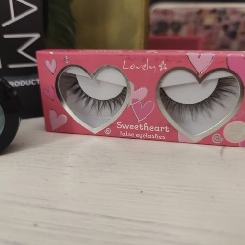 Dust and Cream makeup set new with eyelashes, mint eyeshadow, and blush
