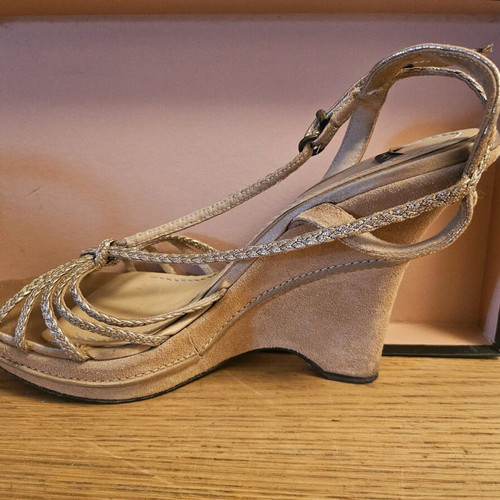 Shy sandals like new, leather gold with matte tan platform heel size 40