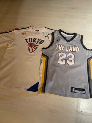 Σετ 2 παιδικά μπλουζάκια Nike NBA LeBron James & Tokyo Nippon μέγεθος M σαν καινούργιο