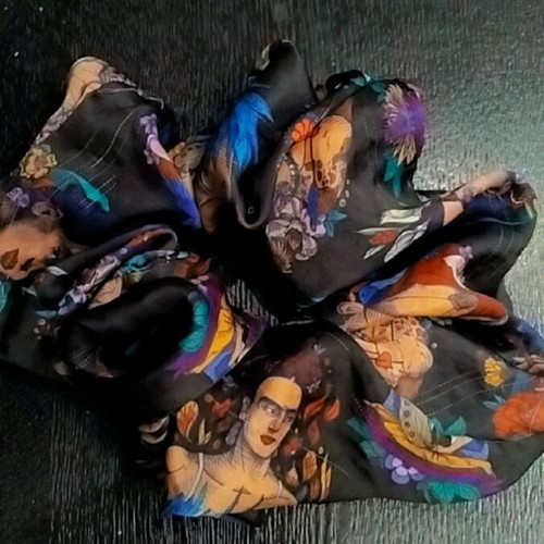 Frida Kahlo scrunchie multicolored like new