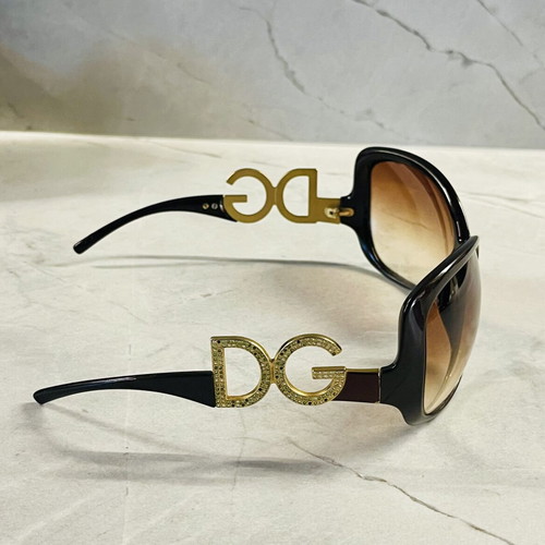 Dolce & Gabbana Vintage Oversized Sunglasses used, brown frame