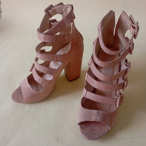 Nude high-heeled sandals with straps like new, size 36, beige and pink