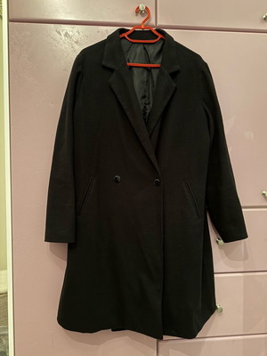 Black coat with cross fastening like new