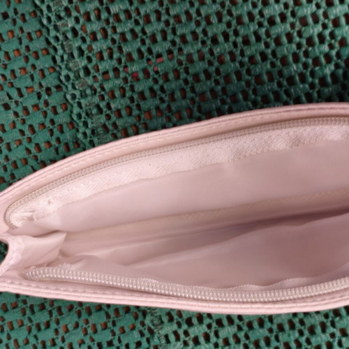 KEM toiletry bag off-white with graphic design
